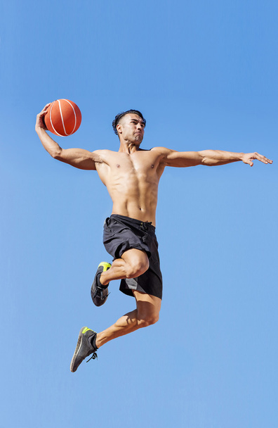 basketball player in action - Zdjęcie, obraz