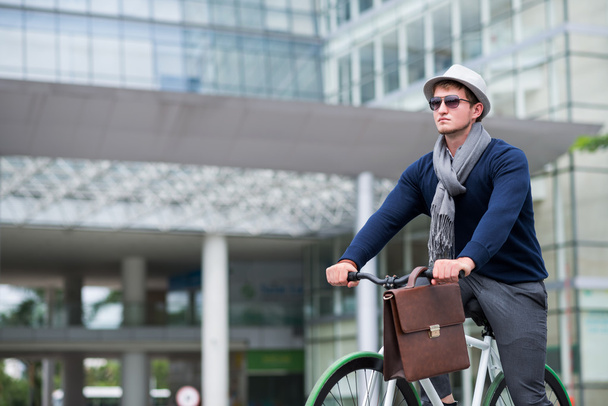 Stylish man on bicycle - Foto, Imagen