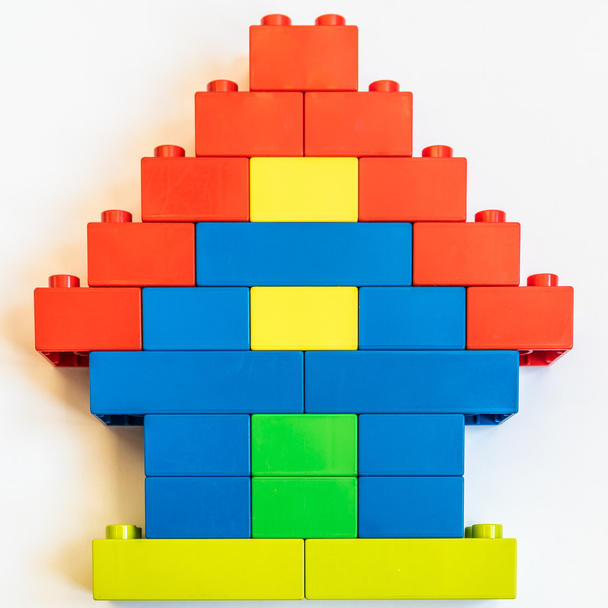 プラスチックのおもちゃの家のビルディング ブロック - 写真・画像