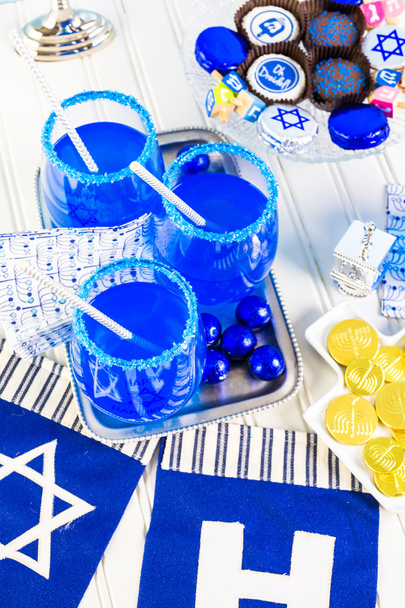 Set da tavola per Hanukkah
 - Foto, immagini
