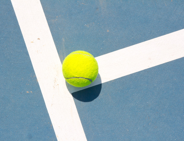 Tennis Ball on the Court - Фото, изображение