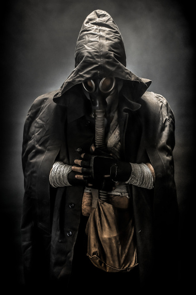 plynová maska muž v kápi - Fotografie, Obrázek