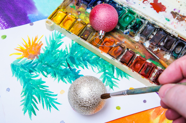 Vecchie vernici ad acquerello professionali e albero di Natale dipinto
 - Foto, immagini