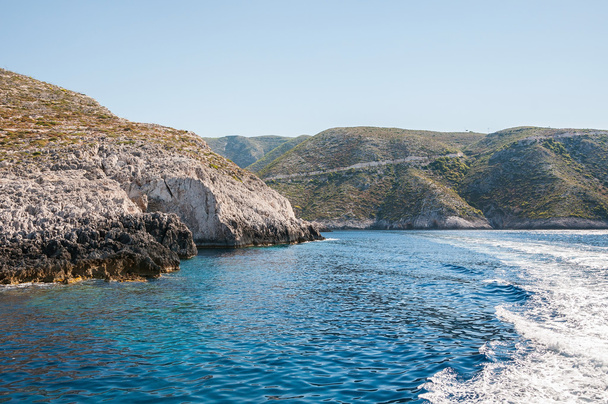 Hermosa costa acantilado de la isla de Zakynthos
 - Foto, Imagen