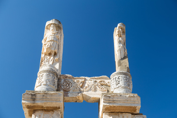 ドミティアヌス神殿エフェソス古代都市で - 写真・画像