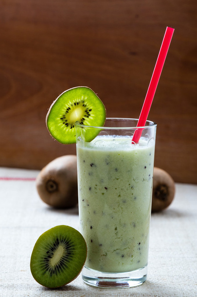 fresh kiwi smoothie - Foto, afbeelding