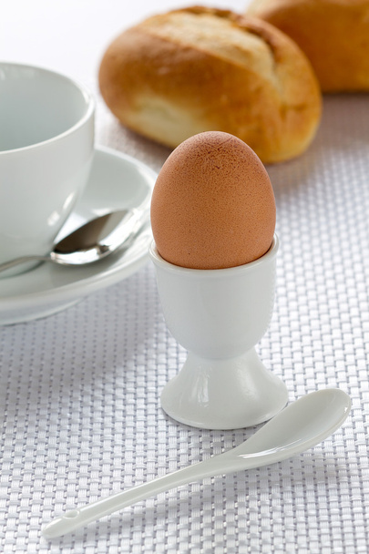 Коричневые яйца на завтрак
 - Фото, изображение