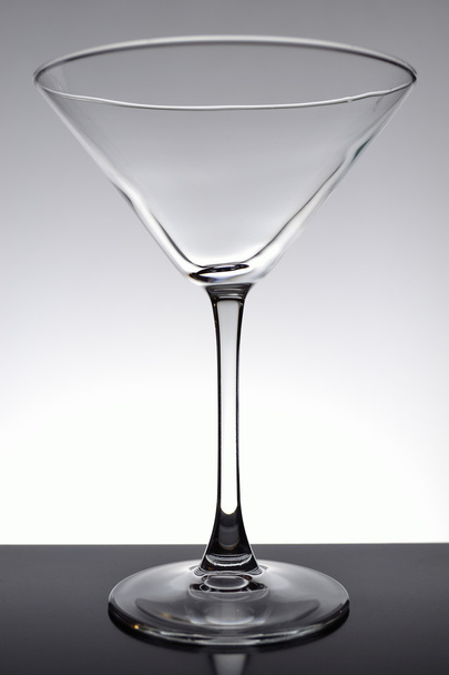 Verre vide pour martini
 - Photo, image