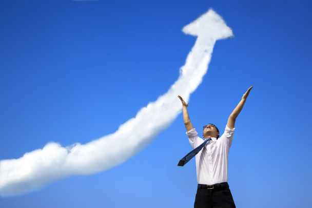 Успіх бізнесмен з хмарою графів, що зростає бізнес
 - Фото, зображення