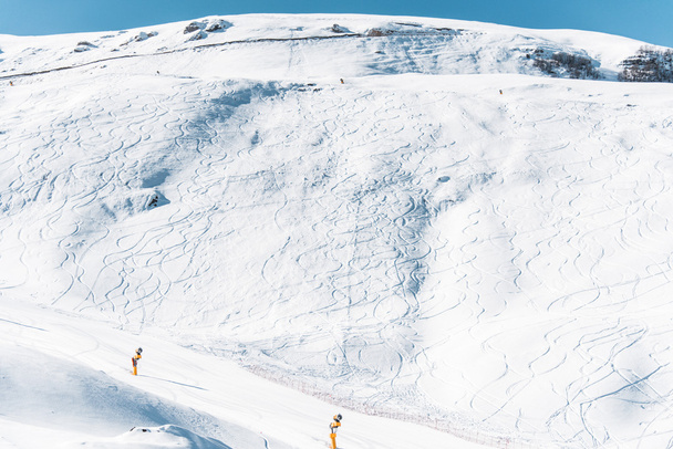 Зимние горы в Гусарском районе Азербайджана - Фото, изображение