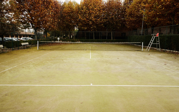 秋の空テニスコート - 写真・画像