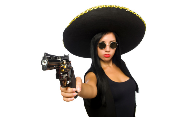 Jonge Mexicaanse vrouw met pistool op wit - Foto, afbeelding