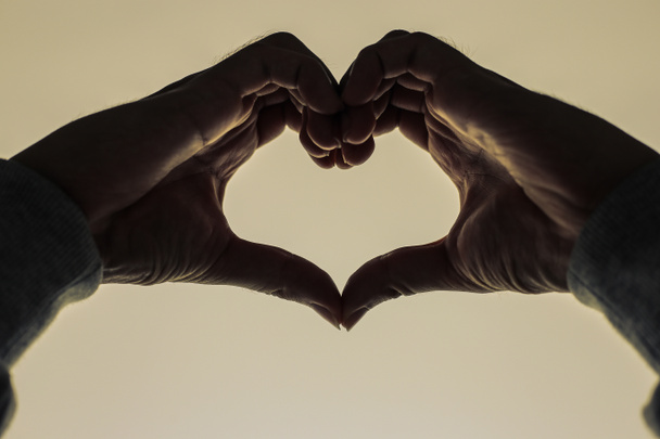 Sydämen muotoiset kädet
 - Valokuva, kuva
