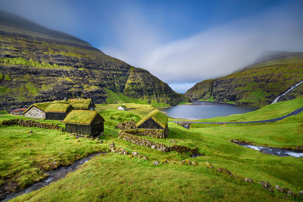 Vila de Saksun, Ilhas Faroé, Dinamarca
 - Foto, Imagem