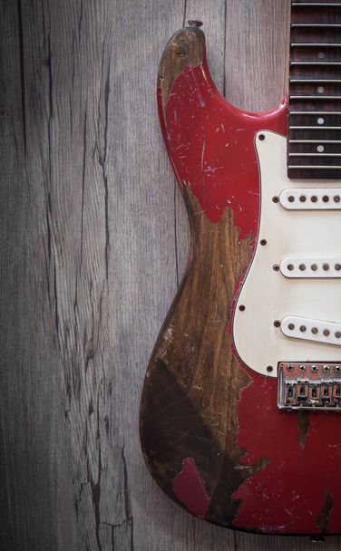 Červené staré elektrická kytara - Fotografie, Obrázek