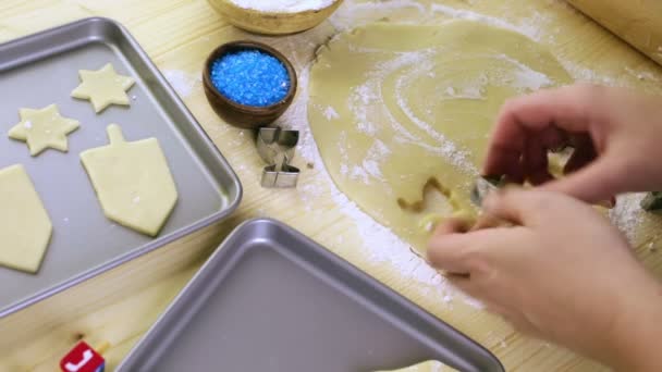 Hornear galletas de azúcar para Hanukkah
 - Metraje, vídeo