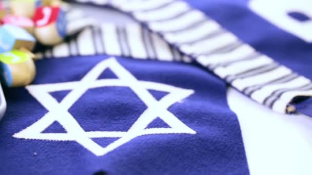 Πολύχρωμο Hanukkah ντρέιντελ - Πλάνα, βίντεο
