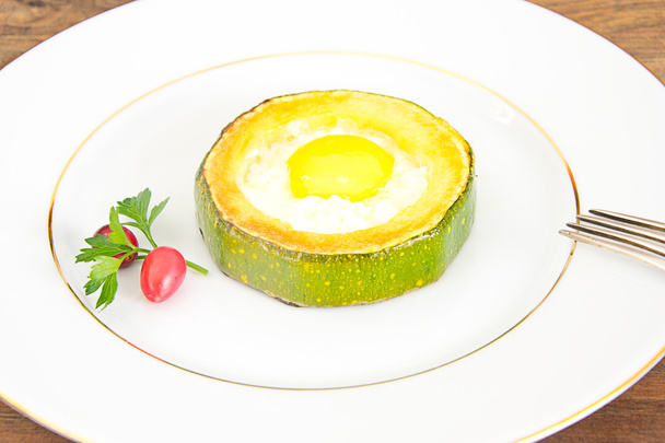 Colazione dietetica: uova strapazzate con zucchine
 - Foto, immagini