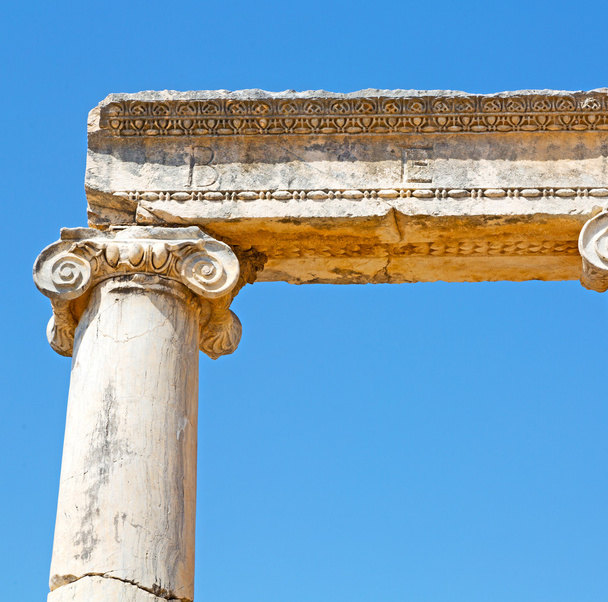 kolom in oude tempel en theater in Efeze antalya Turkije - Foto, afbeelding