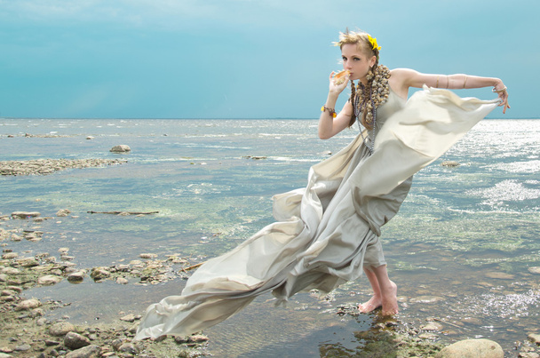 mořská panna v moři - Fotografie, Obrázek
