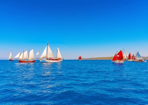 Klasik ahşap yelkenli tekneler - Fotoğraf, Görsel