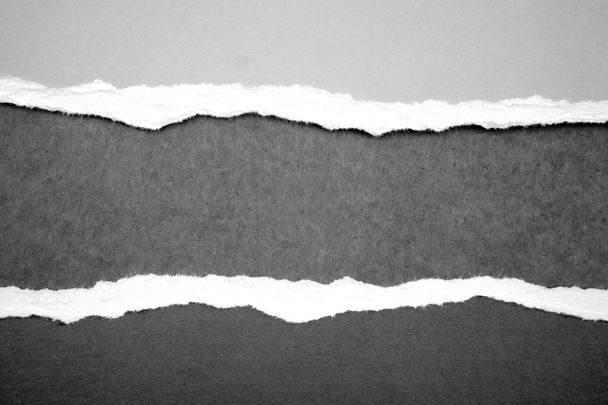 roztrhaný papír šedý - Fotografie, Obrázek
