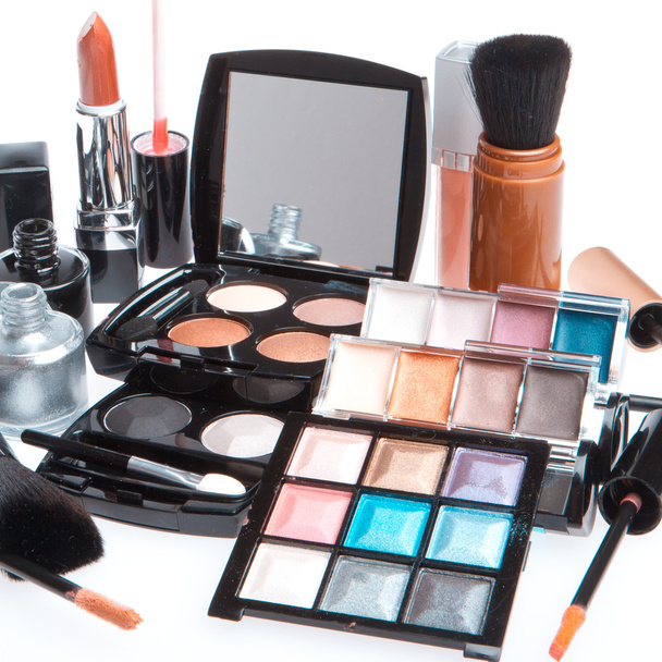 Набір косметичних засобів для макіяжу
 - Фото, зображення