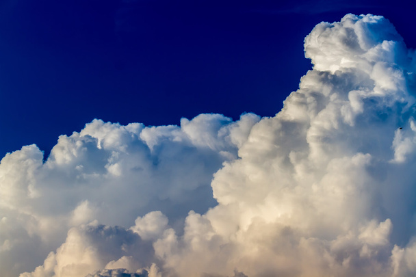 Cloud orageux menaçant
 - Photo, image