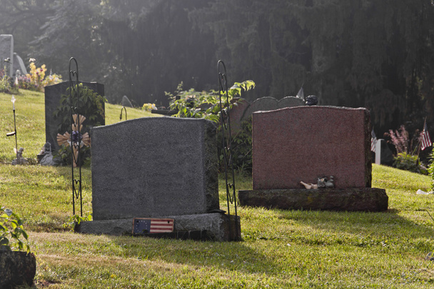 Cemitério Manhã cedo
 - Foto, Imagem