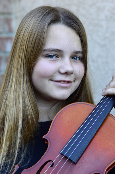 Dziewczyna grająca na skrzypcach - Zdjęcie, obraz