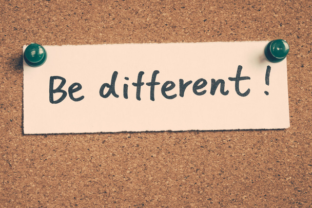 be different note pinned on the bulletin board - Foto, Bild