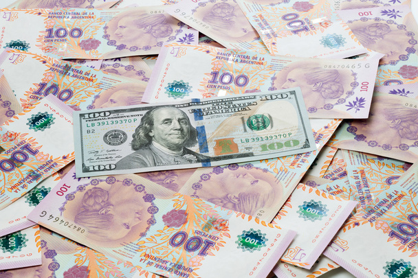 ABD Doları ve Arjantin Pezosu faturaları - Fotoğraf, Görsel