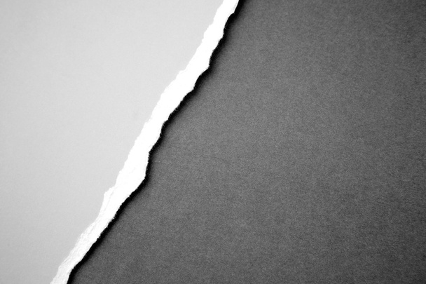 Рваная серая бумага
 - Фото, изображение