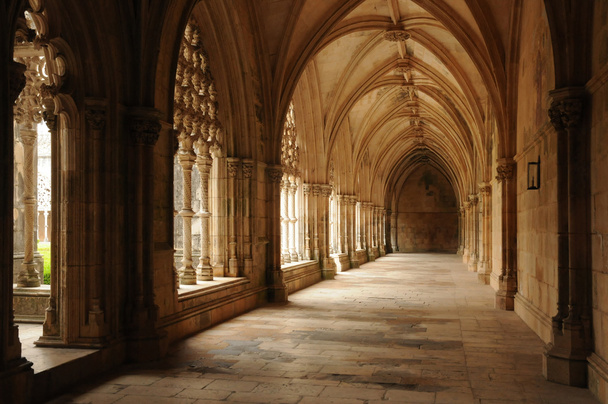 Cloître Renaissance du monastère de Batalha au Portugal
 - Photo, image