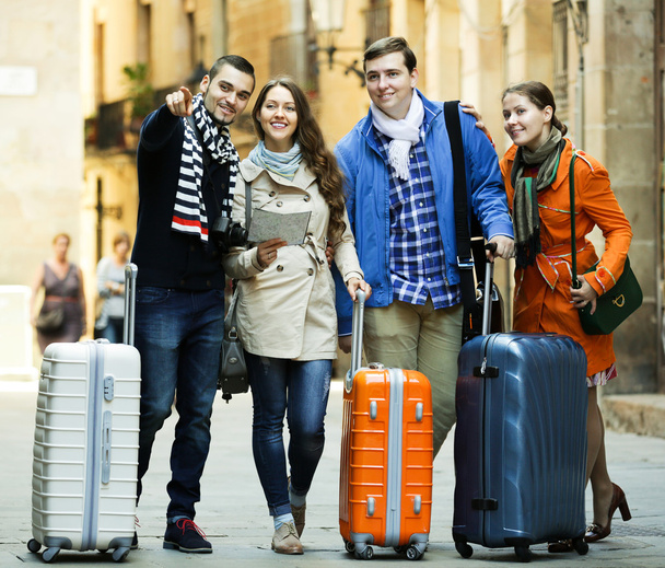Friends with luggage outdoor - Foto, Imagem
