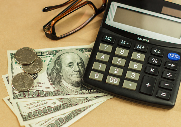 Obrázek o peníze a kalkulačka, domácí rozpočet - Fotografie, Obrázek