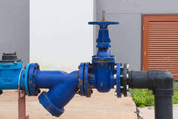 Vodní ventil a ocelové potrubí - Fotografie, Obrázek