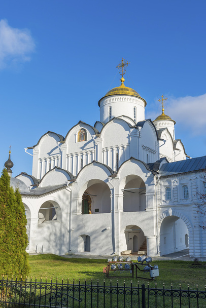 Cathedral at St. Pokrovsky Monastery was built  16th century in Suzdal. Golden Ring Travel of Russia - Foto, Imagen
