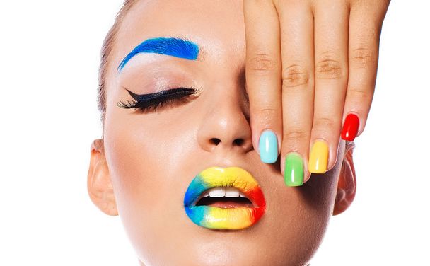 Maquillaje multicolor
 - Foto, imagen