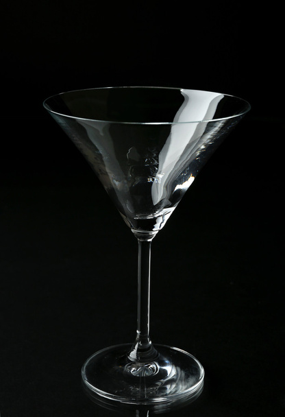Empty glass on black - Фото, изображение