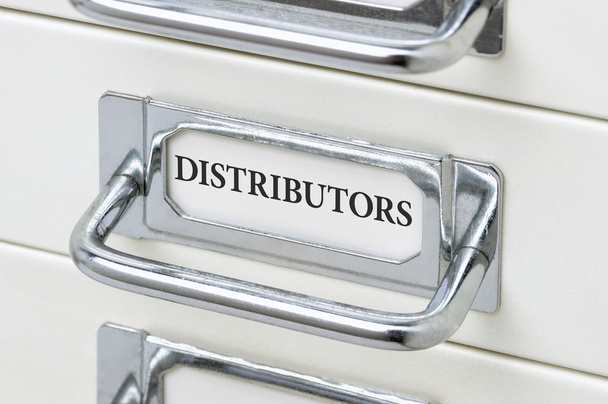 Un armario de cajones con la etiqueta Distribuidores
 - Foto, imagen