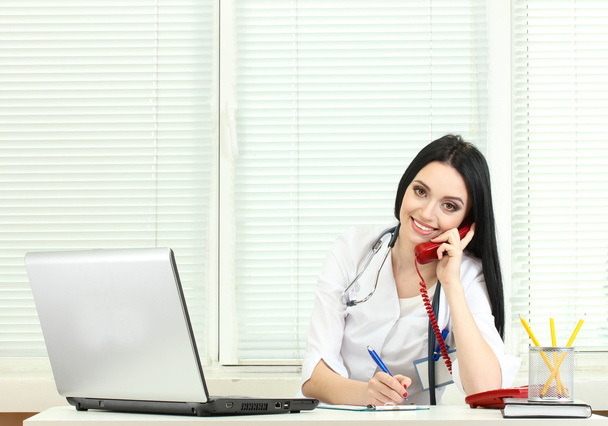 Medical doctor woman in the office - Zdjęcie, obraz