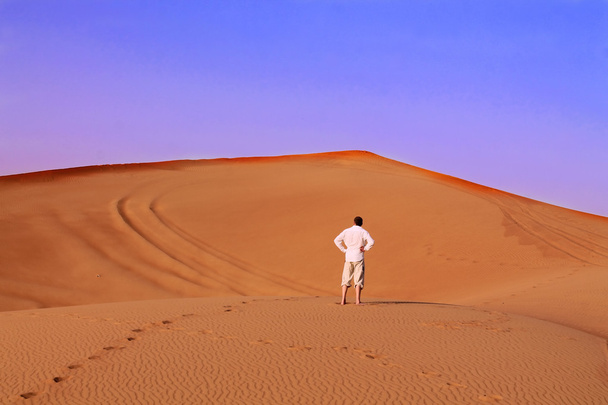 man in the desert - Фото, изображение