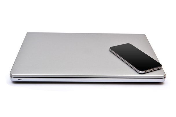 Smartphone en el fondo blanco aislado portátil
 - Foto, imagen
