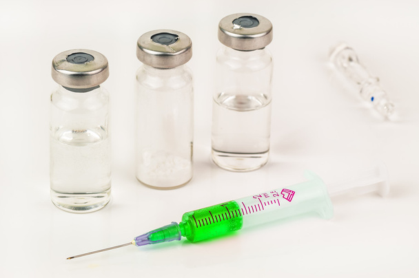 Jeringa con vacuna - Foto, imagen