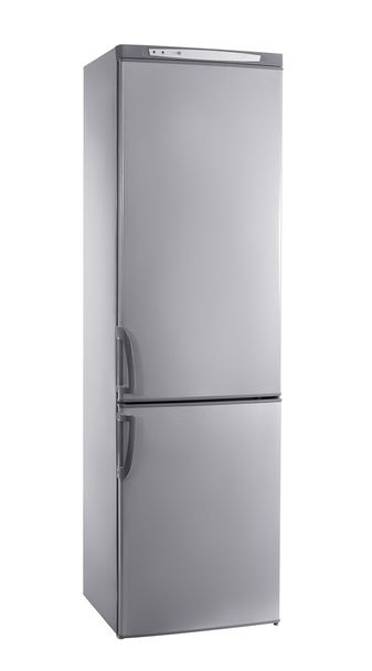 estudio tiro grande refrigerador de acero inoxidable aislado en blanco
 - Foto, Imagen