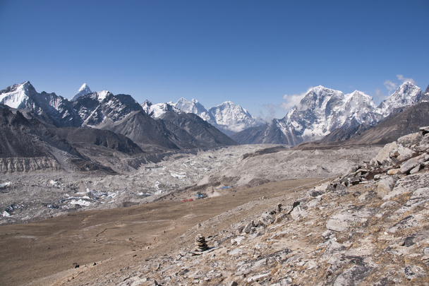 ネパールの高い山 - 写真・画像