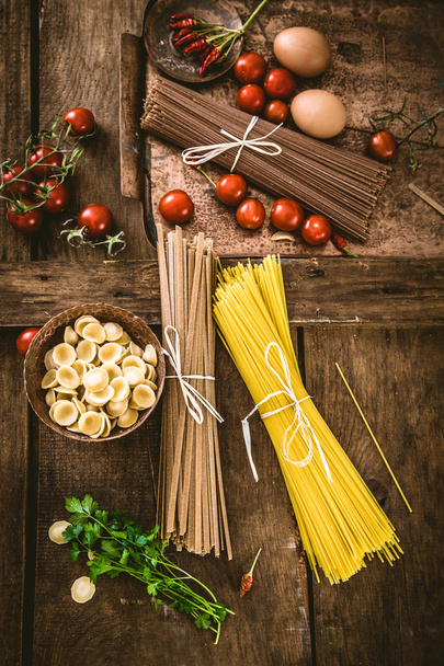 Pasta with ingredients - Foto, Bild