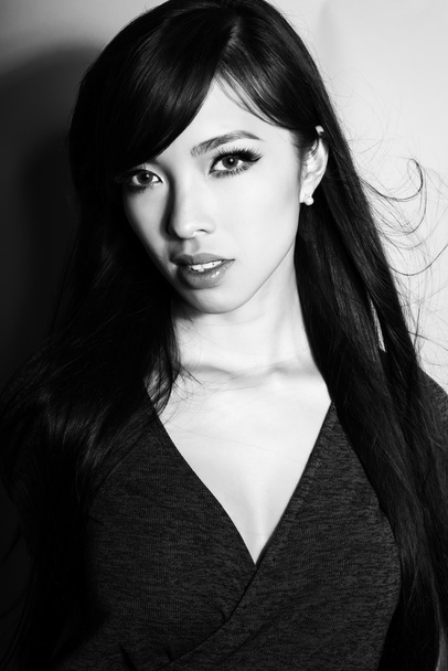 πορτρέτο του όμορφη νεαρή γυναίκα Ασίας με σαφή και άψογο δέρμα - Φωτογραφία, εικόνα