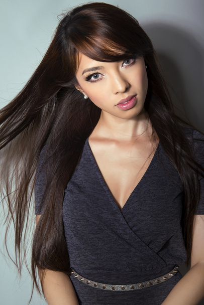 retrato de bela jovem mulher asiática com pele clara e impecável
 - Foto, Imagem